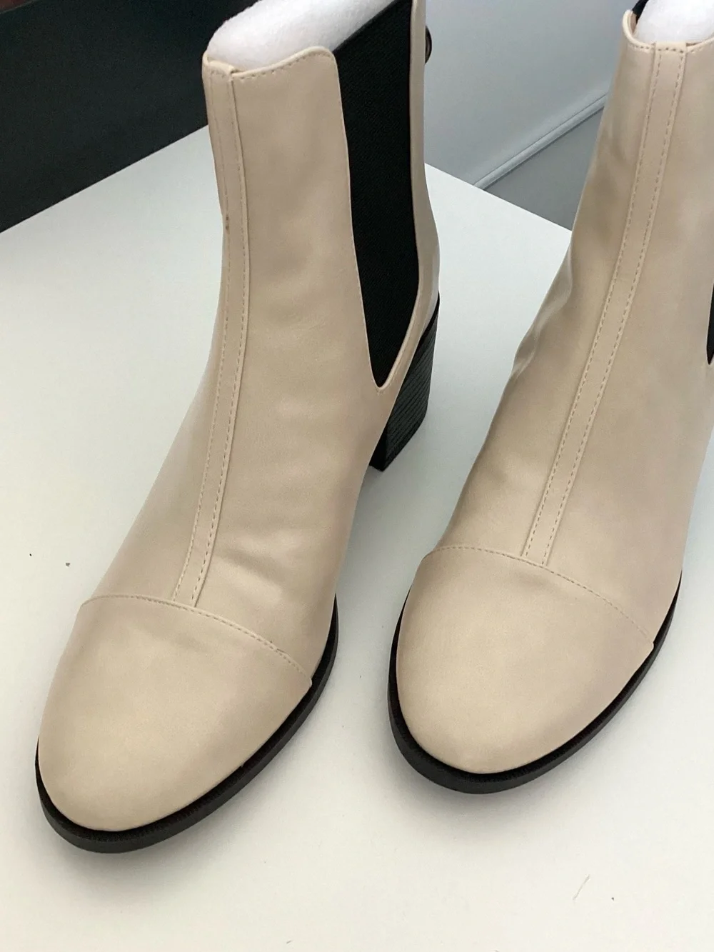 \Journee Collection\ NIB Nigella Chelsea Boot